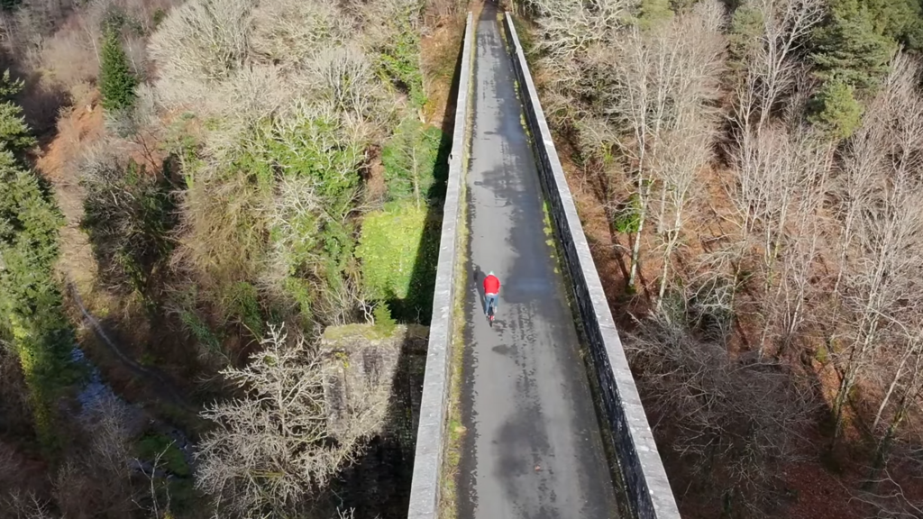 Riese & Müller UBN Five Commute Review: The E-Bike for Your Commute and Weekend Escapes! 2 Dan from Edemo Electric Bikes riding the Riese and Muller UBN Five Commute on tghe Plm trail