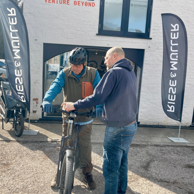 Edemo Delite5 GT Pinion Test Day Visitor looking at FIT display